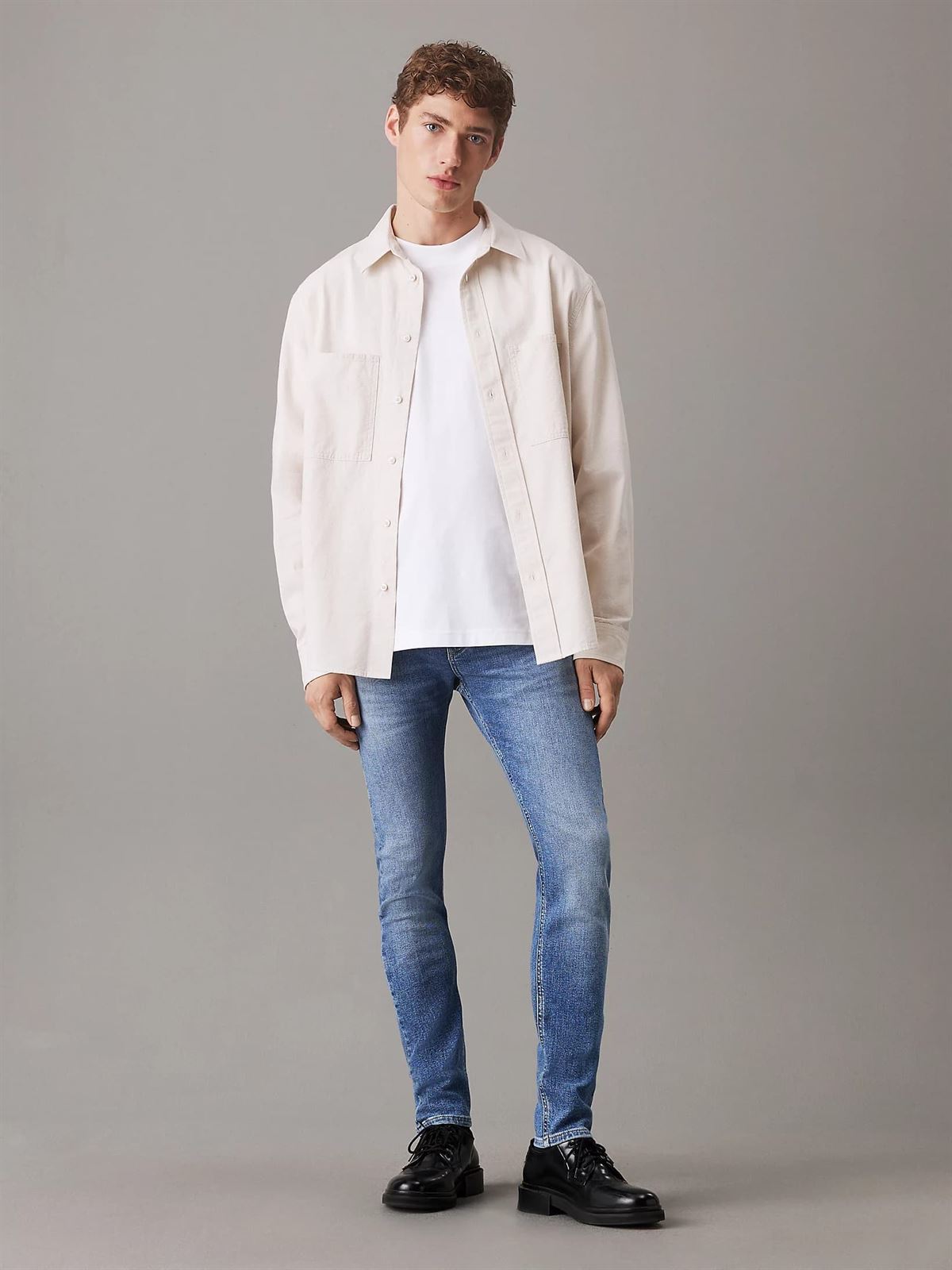 Vaquero Calvin Klein Jeans J30J326483 1AA denim light - Imagen 4