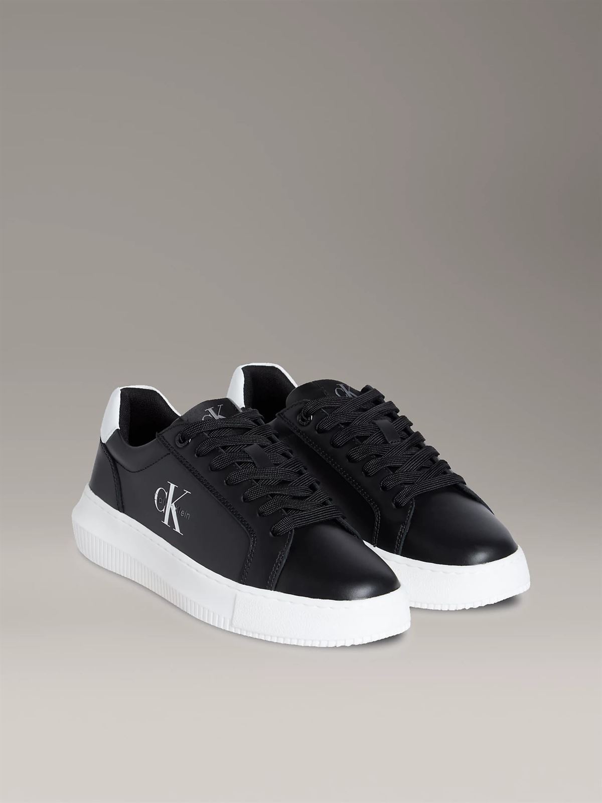 Zapatillas CALVIN KLEIN YW0YW01762 0GM ESS VULC LOW Black/Bright White - Imagen 1