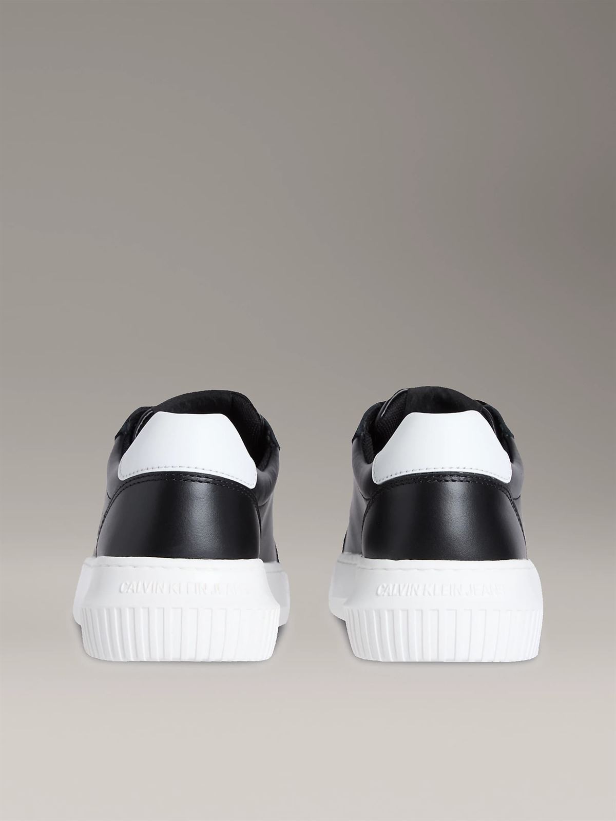 Zapatillas CALVIN KLEIN YW0YW01762 0GM ESS VULC LOW Black/Bright White - Imagen 2