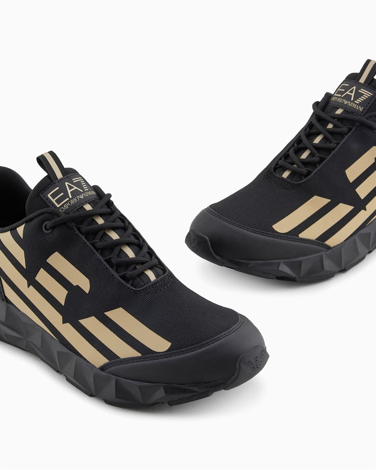 Zapatillas Emporio Armani EA7 X8X217 XK433 R969 TRIPLE BLACK LIGHT GOLD - Imagen 4