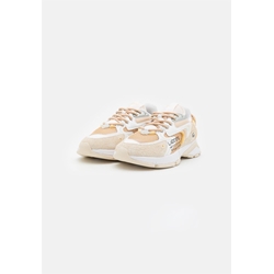 Zapatillas Lacoste L003 NEO 47SMA0103 LT3 lt tan/wht - Imagen 2