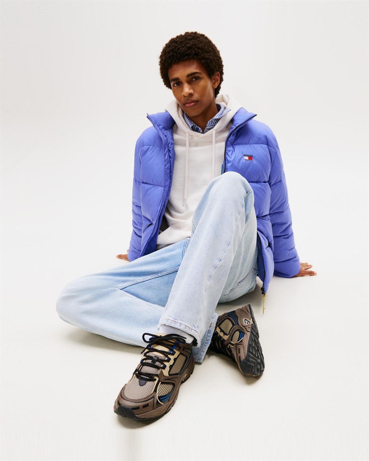 Zapatillas TOMMY JEANS EM0EM01624 GWN velvet brown - Imagen 2